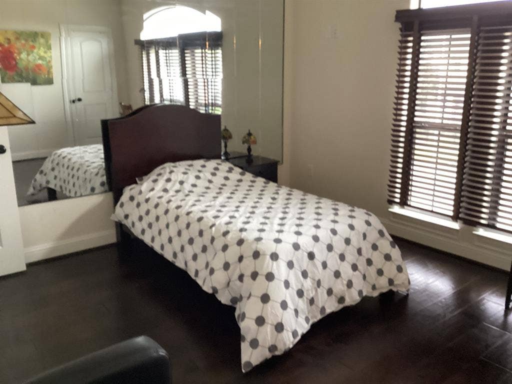 Furnished Room