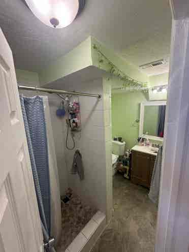 3 Rooms Available ( FEMALES ONLY!!)