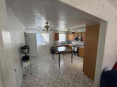 3 Rooms Available ( FEMALES ONLY!!)