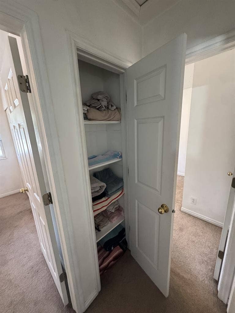 3 Rooms Available ( FEMALES ONLY!!)