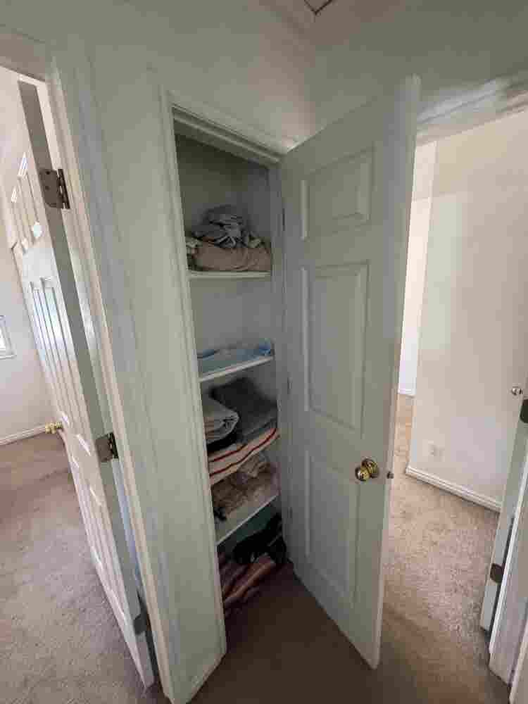 3 Rooms Available ( FEMALES ONLY!!)