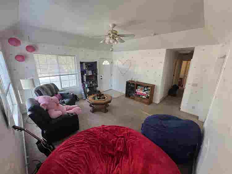 3 Rooms Available ( FEMALES ONLY!!)