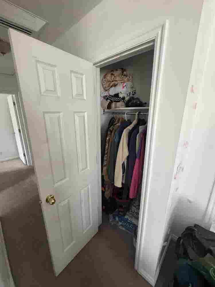 3 Rooms Available ( FEMALES ONLY!!)