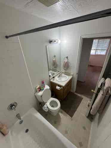 3 Rooms Available ( FEMALES ONLY!!)