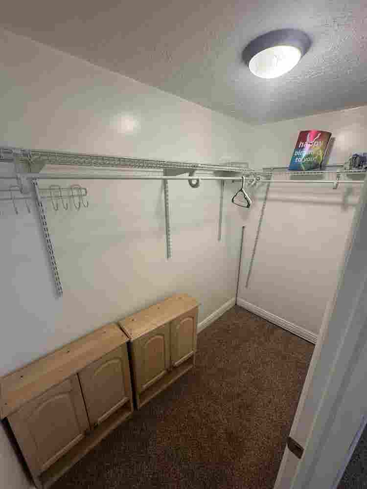 3 Rooms Available ( FEMALES ONLY!!)