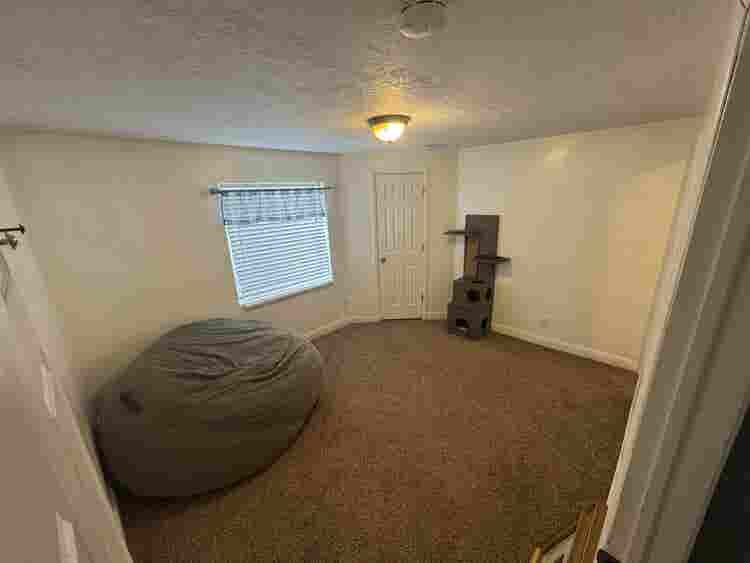 3 Rooms Available ( FEMALES ONLY!!)