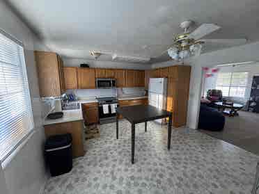 3 Rooms Available ( FEMALES ONLY!!)