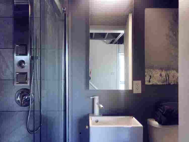 Short commute, private bathroom