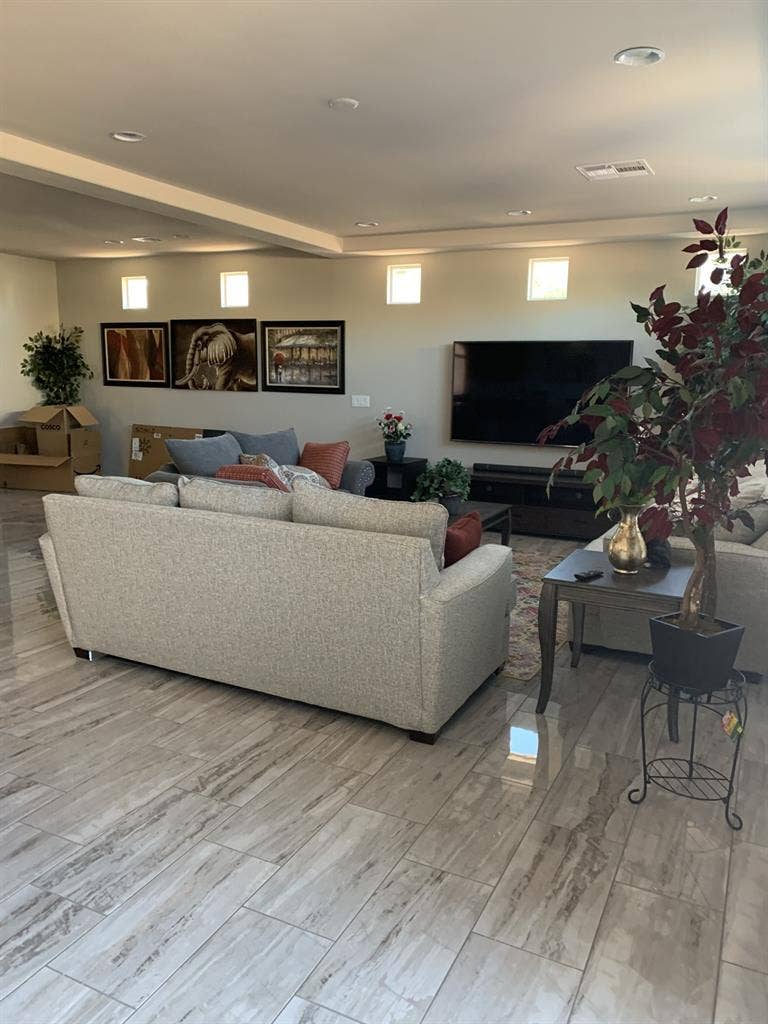Large room. Southwest.