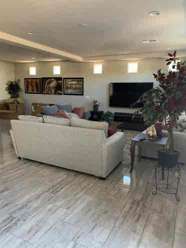 Large room. Southwest.
