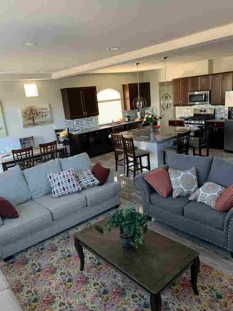 Large room. Southwest.