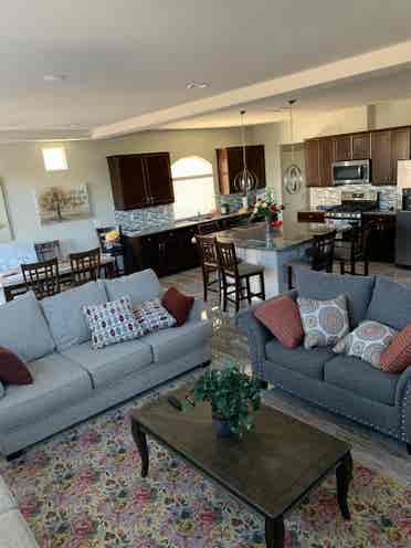 Large room. Southwest.