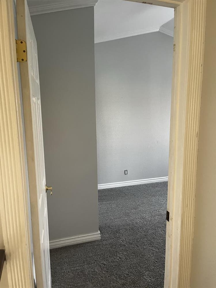 Room for rent with private bathroom