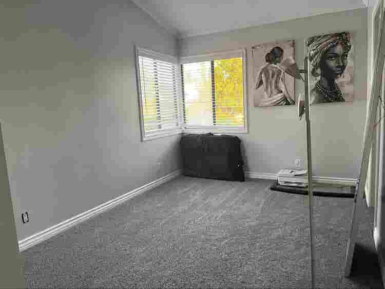 Room for rent with private bathroom