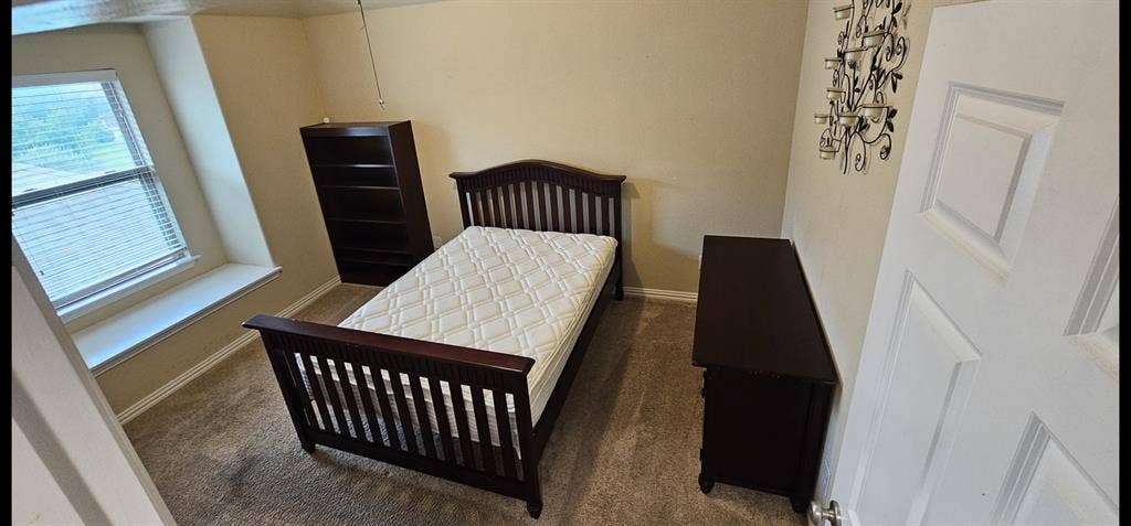 Room available in W. Cedar Park