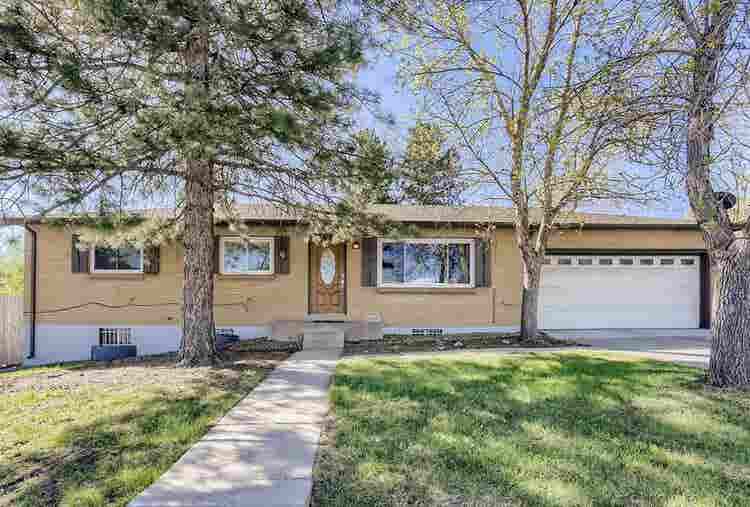 Room in Lakewood - Fenced in Yard