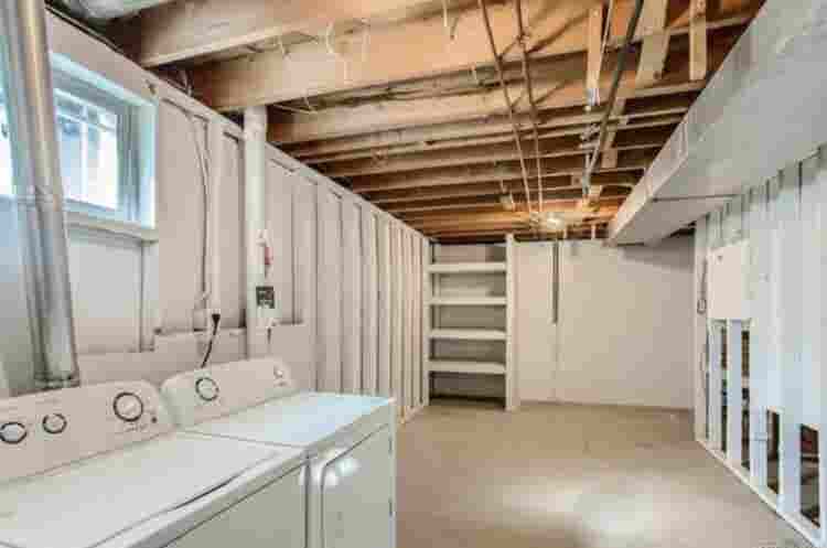 Room in Lakewood - Fenced in Yard