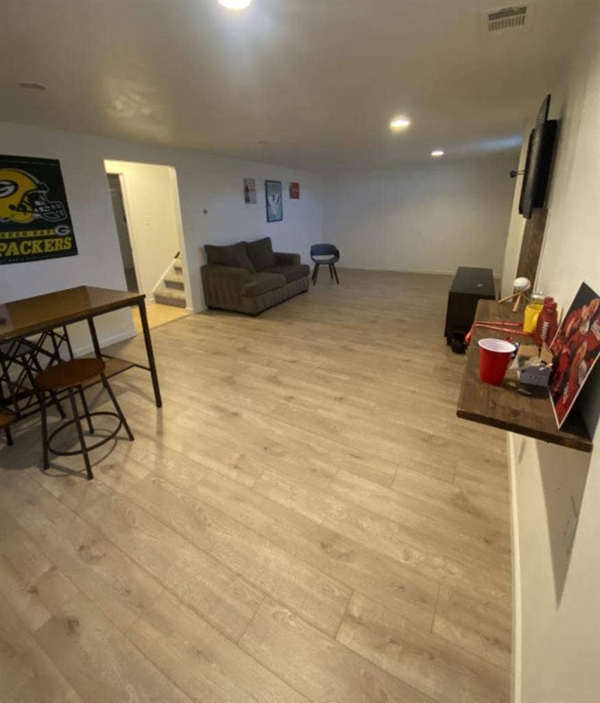 Room in Lakewood - Fenced in Yard