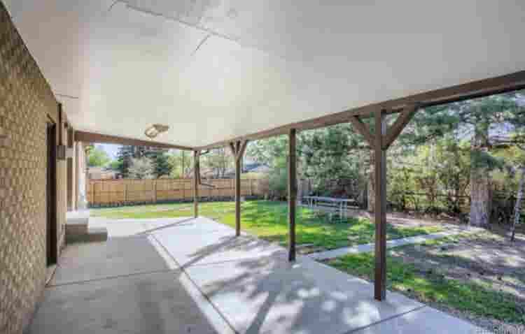 Room in Lakewood - Fenced in Yard