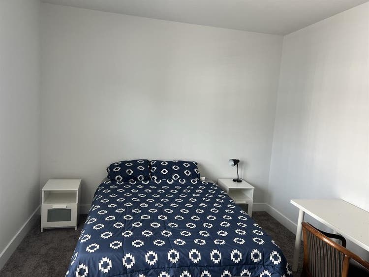 Fully furnished room with amenities