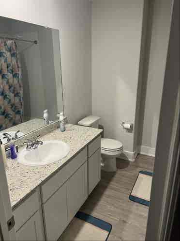 Fully furnished room with amenities