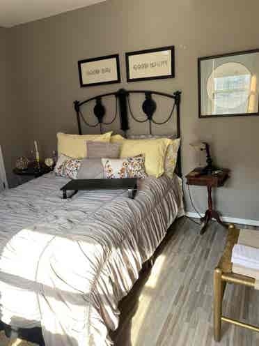 Beautifully furnished quiet bedroom