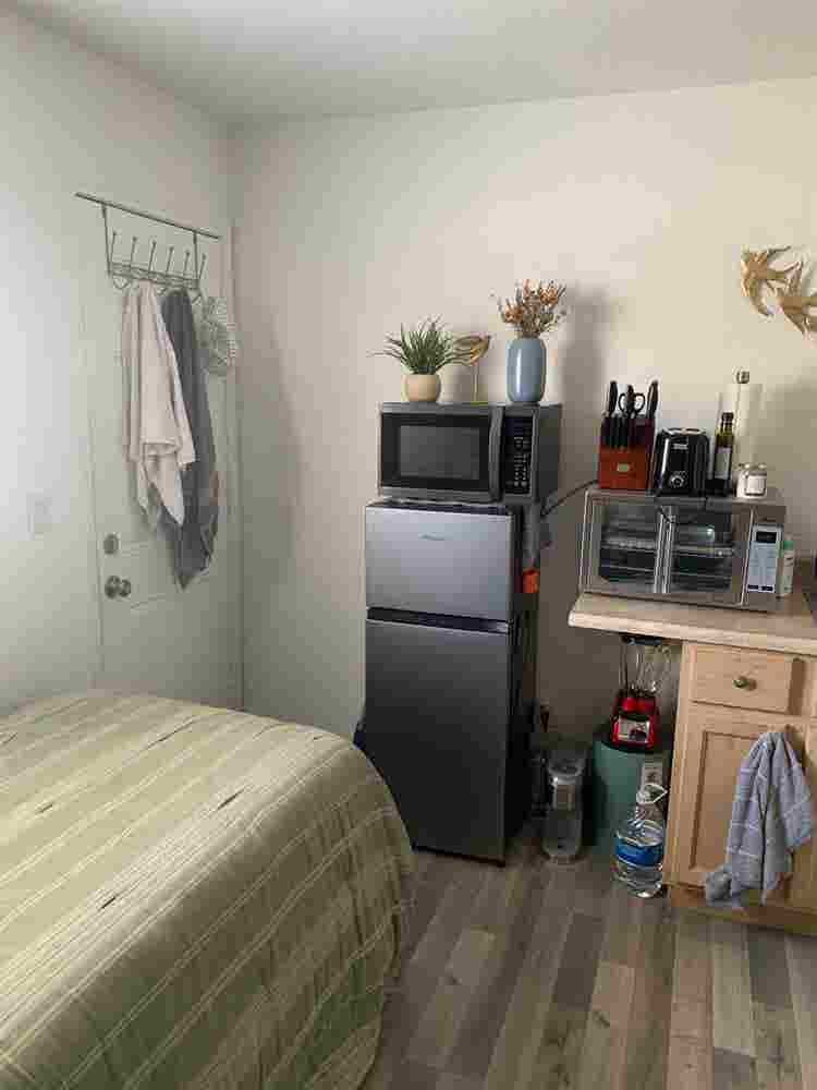 Big room private entrance & kitchen