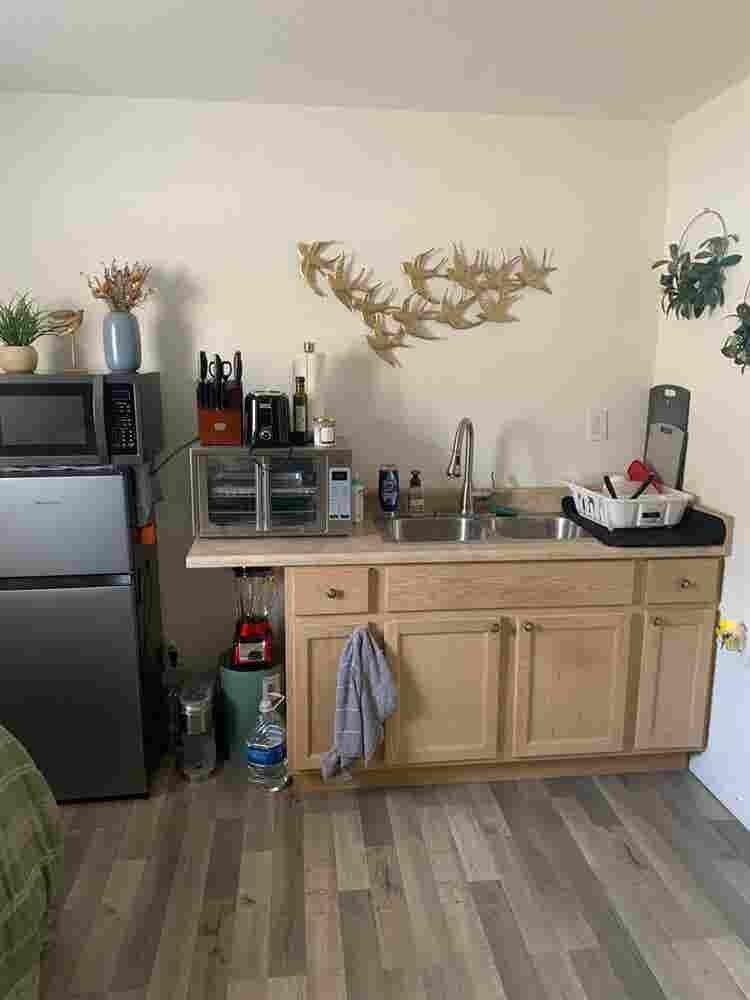 Big room private entrance & kitchen