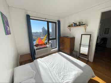 1 room in amazing  bath