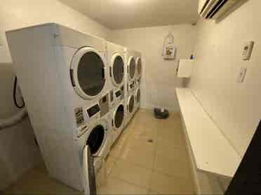 1 room in amazing  bath