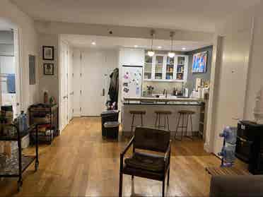 1 room in amazing  bath