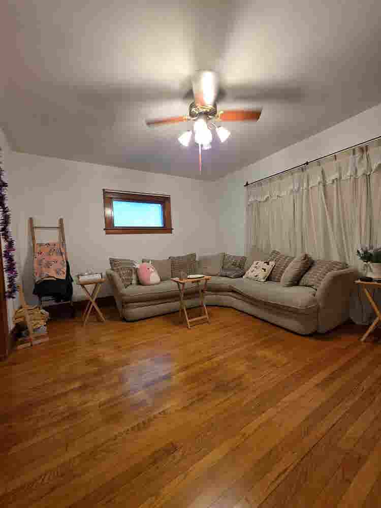Looking for Roommate