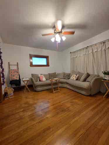 Looking for Roommate