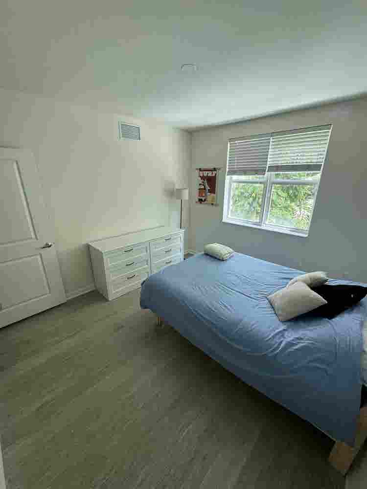 Unfurnished Private Room/Bathroom