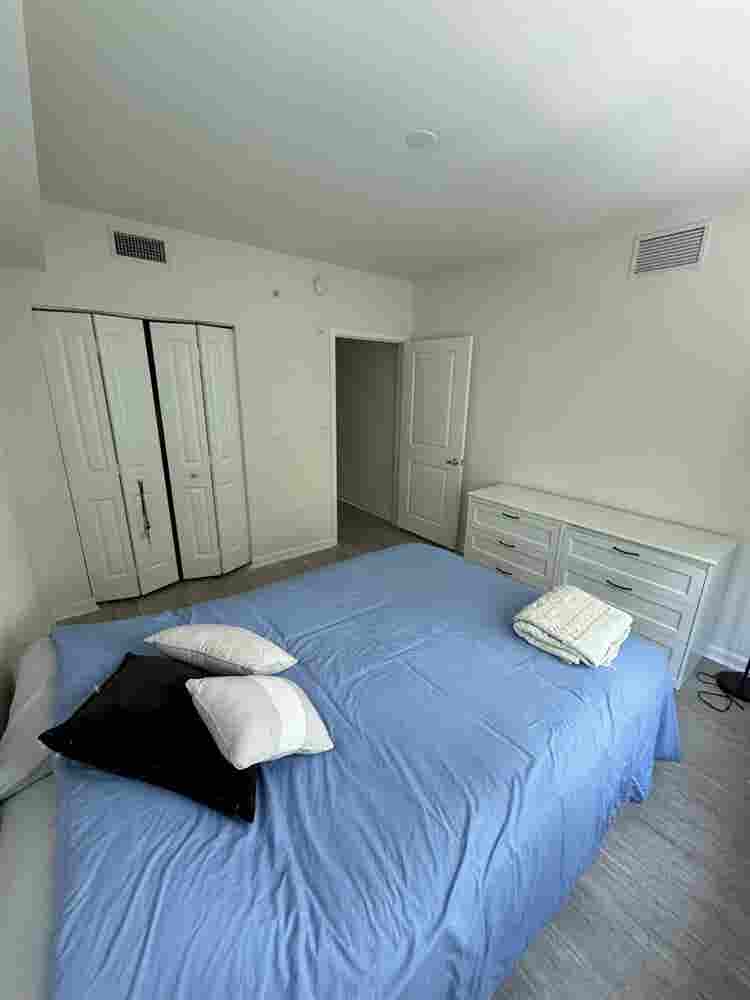 Unfurnished Private Room/Bathroom
