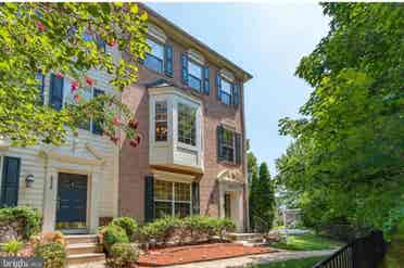 Townhouse for Rent -Corner Lot