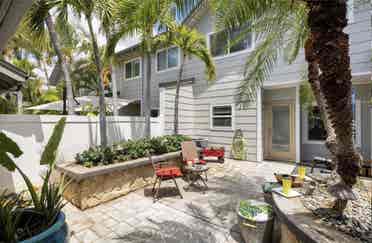 Private Room with bonus guestroom