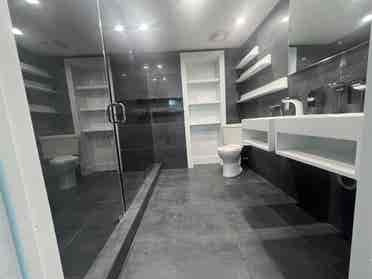 MASSIVE LUXURY BATH APT