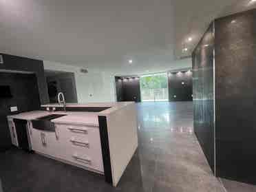MASSIVE LUXURY BATH APT