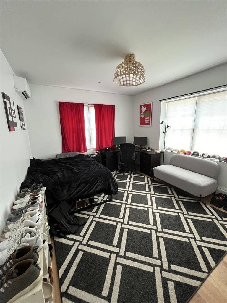 BUSHWICK DUPLEX ~ move in date SEPT
