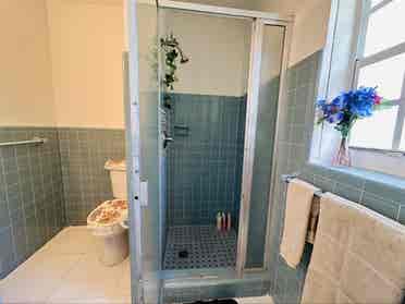 HABITACION PRIVADA CON BAÑO PRIVADO