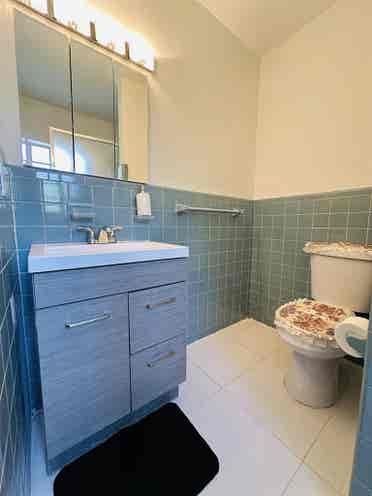 ROOM WITH BATHROOM PRÍVATE 4 
RENT