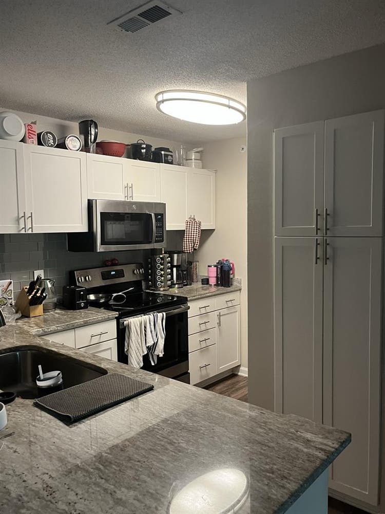 Room Available! ba Apartment