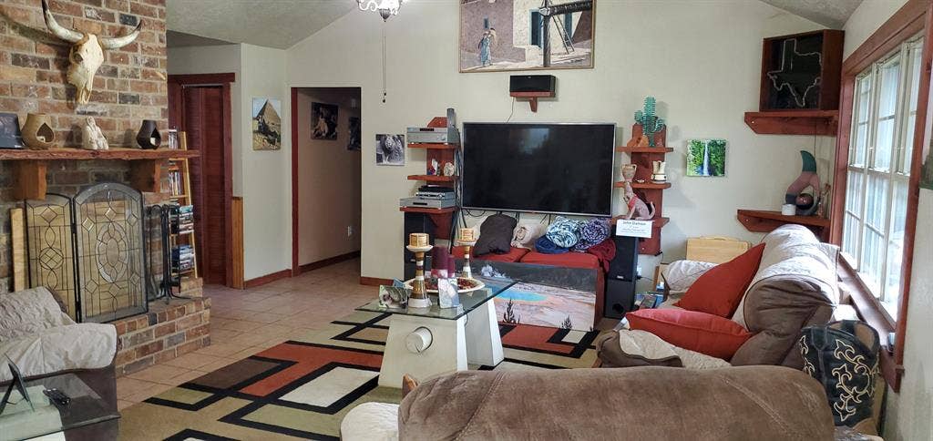 Looking for a Roommate