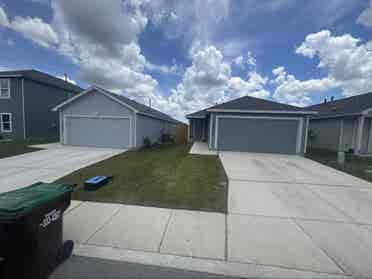 Looking for Roommate