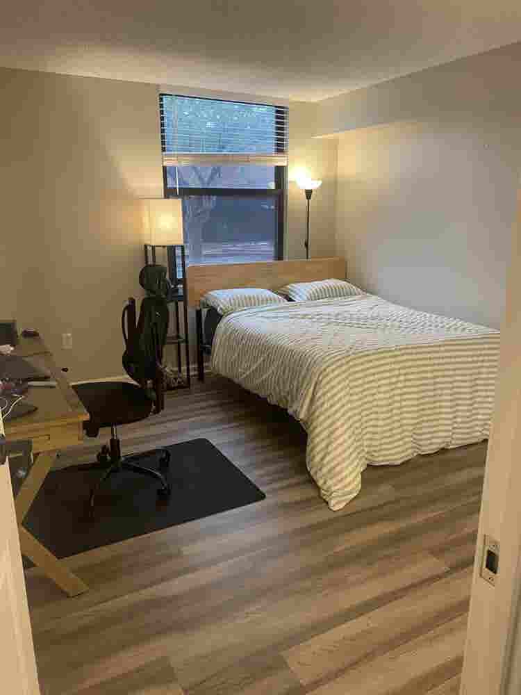 Downtown  bath 
apartment