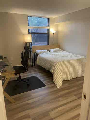 Downtown  bath 
apartment