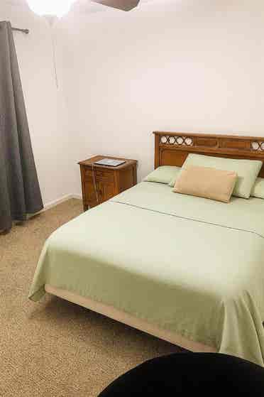 Cozy room for rent in Hollywood, fl
