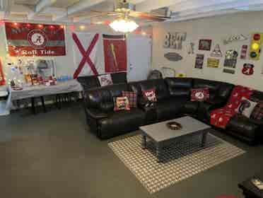 2 Rooms Avail - 
 per mo per room
