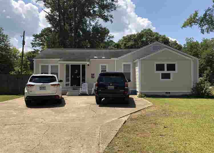 2 Rooms Avail - 
 per mo per room